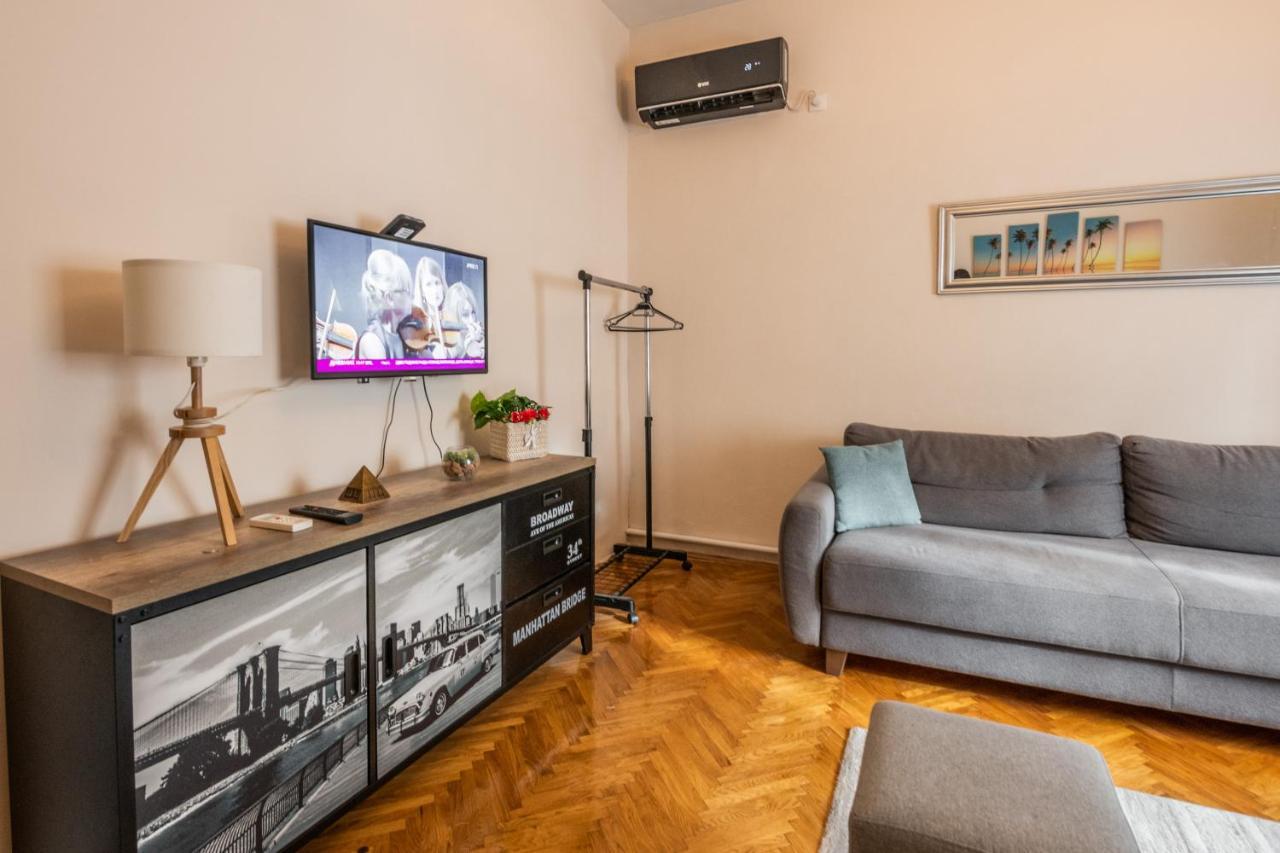 Neimar Apartment With Great Wi-Fi And Free Parking Belgrado Buitenkant foto