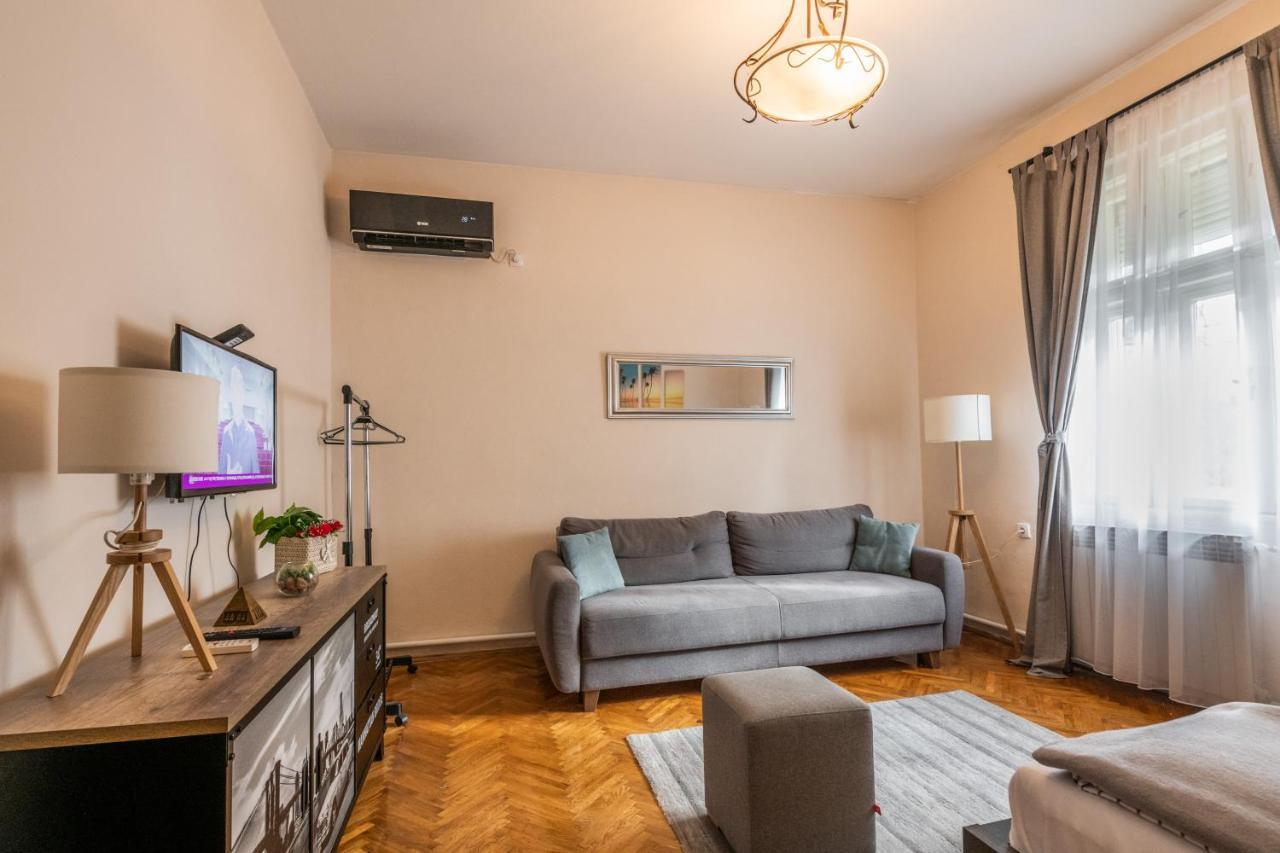 Neimar Apartment With Great Wi-Fi And Free Parking Belgrado Buitenkant foto