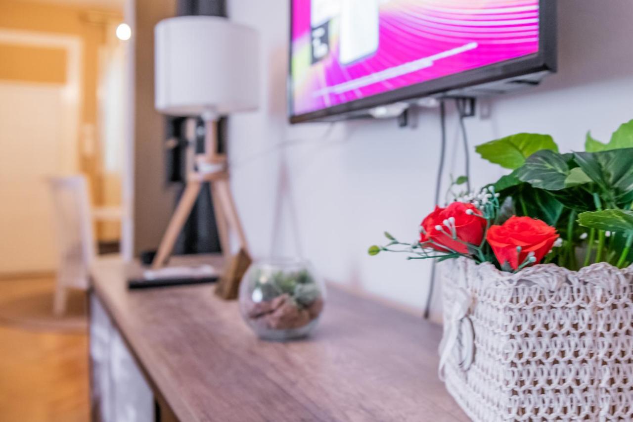 Neimar Apartment With Great Wi-Fi And Free Parking Belgrado Buitenkant foto